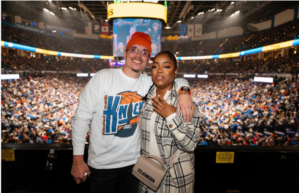 Knicks fan Joseph DeSimone popped the question to girlfriend Erica Vann on kiss cam in Oklahoma City.