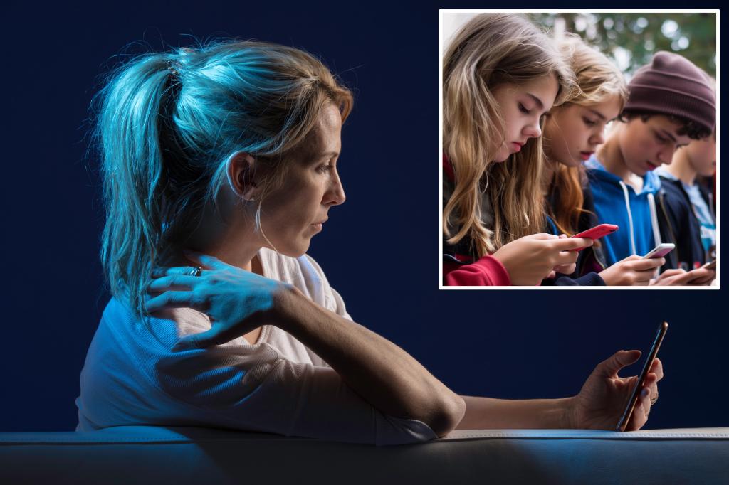 Excessive use of the phone and screen associated with manic symptoms in adolescents, findings of study